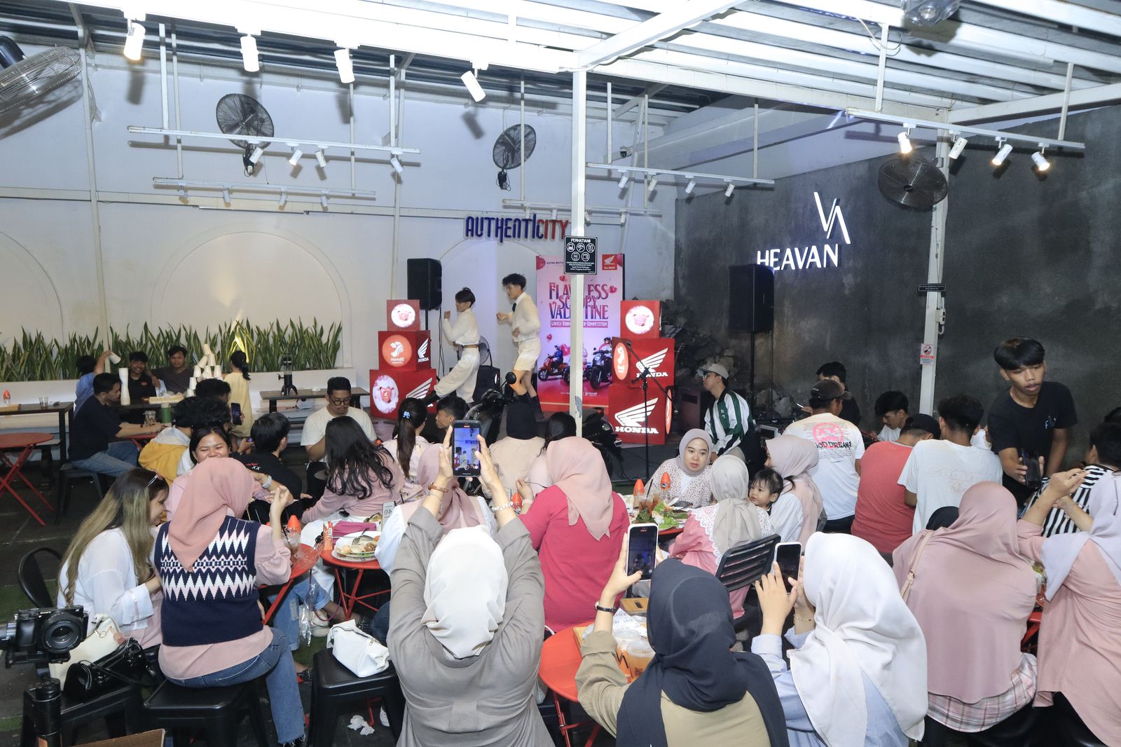 Asmo Sulsel Hadirkan Perayaan Valentine dengan Flawless Scoopy di Makassar