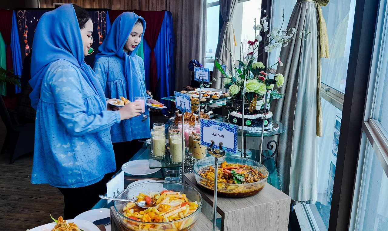 Berbuka Puasa dengan Hidangan Lezat di Aston Makassar, Mulai Rp168.000