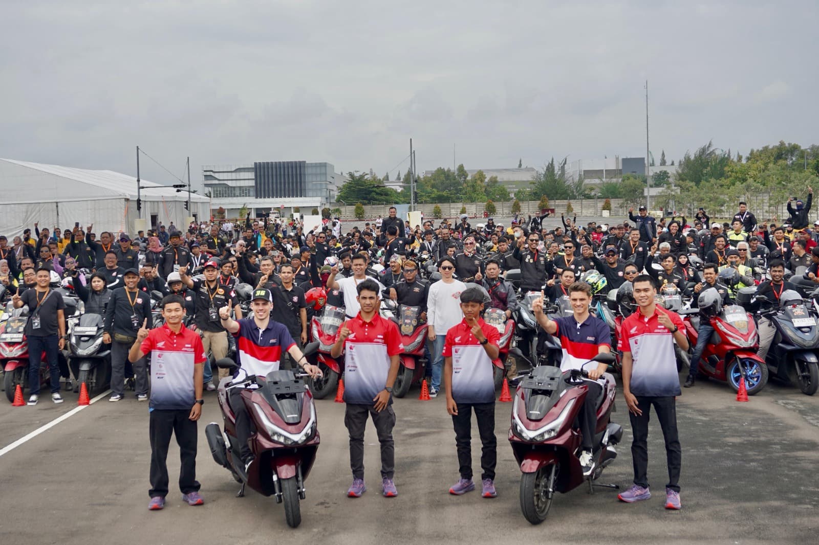 500 Bikers Honda PCX Berkesempatan Temui Pebalap MotoGP