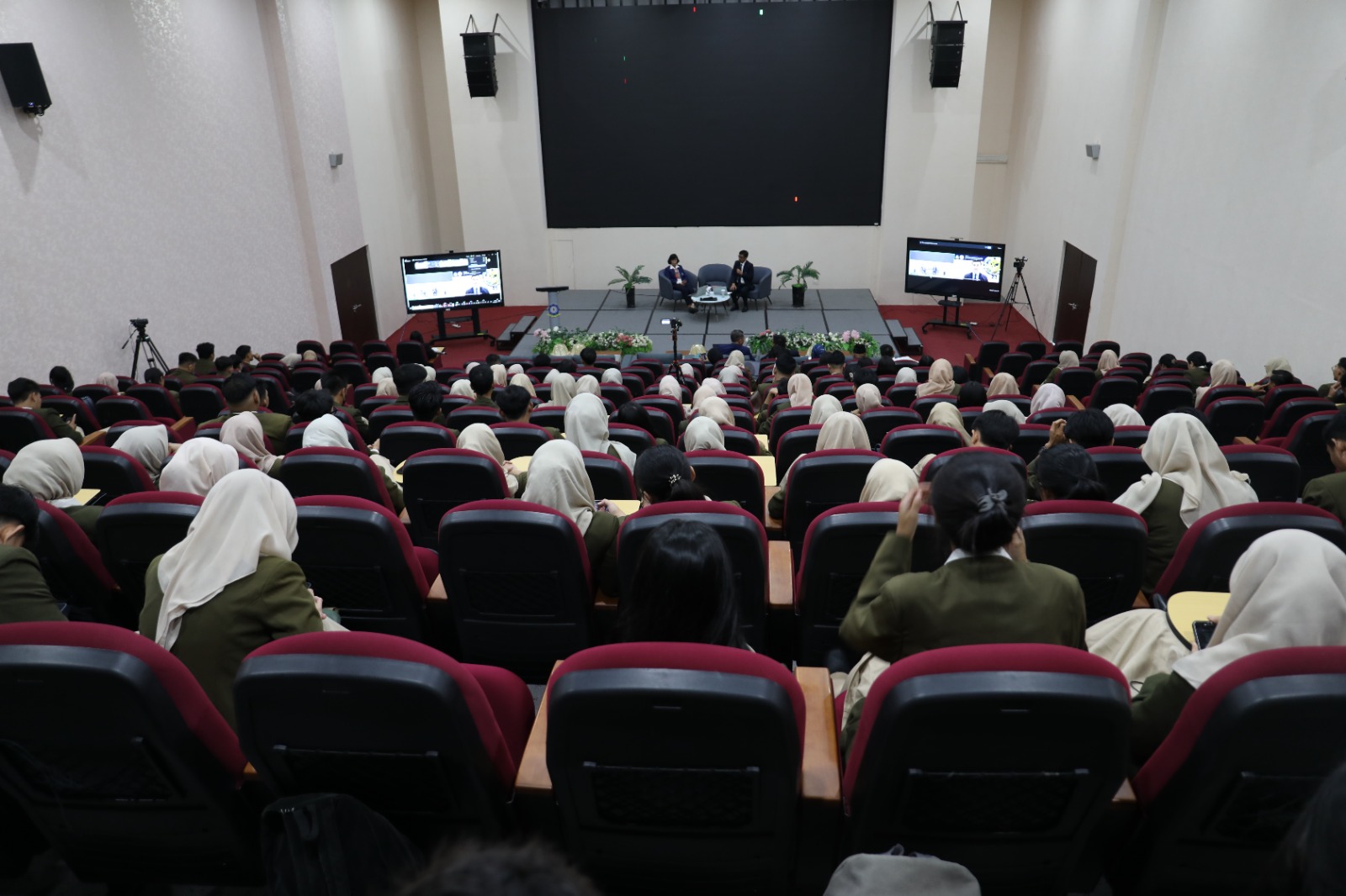 Politeknik Pariwisata Makassar Sukses Gelar International Seminar on Tourism 2025