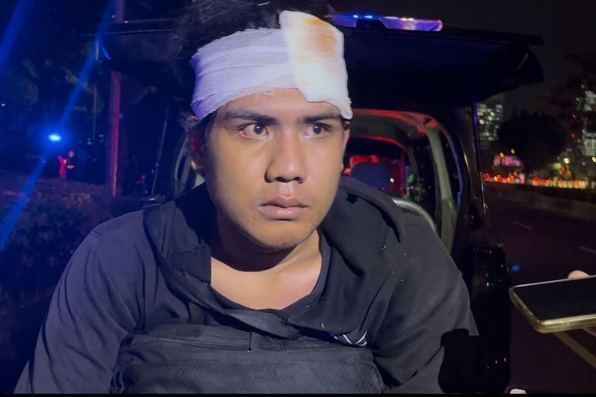 Ojol Dipaksa Mengaku Sebagai Massa Aksi dan Dikeroyok Polisi