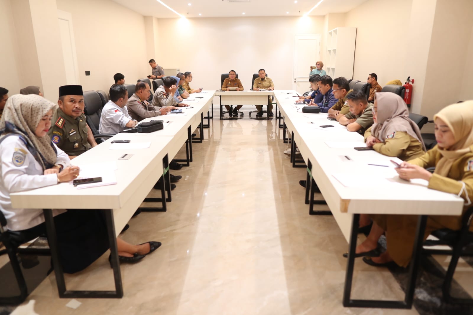 Rakor Pelaksanaan Salat Idul Fitri 1446 H di Kantor Balai Kota, Selasa, 25 Maret 2025.