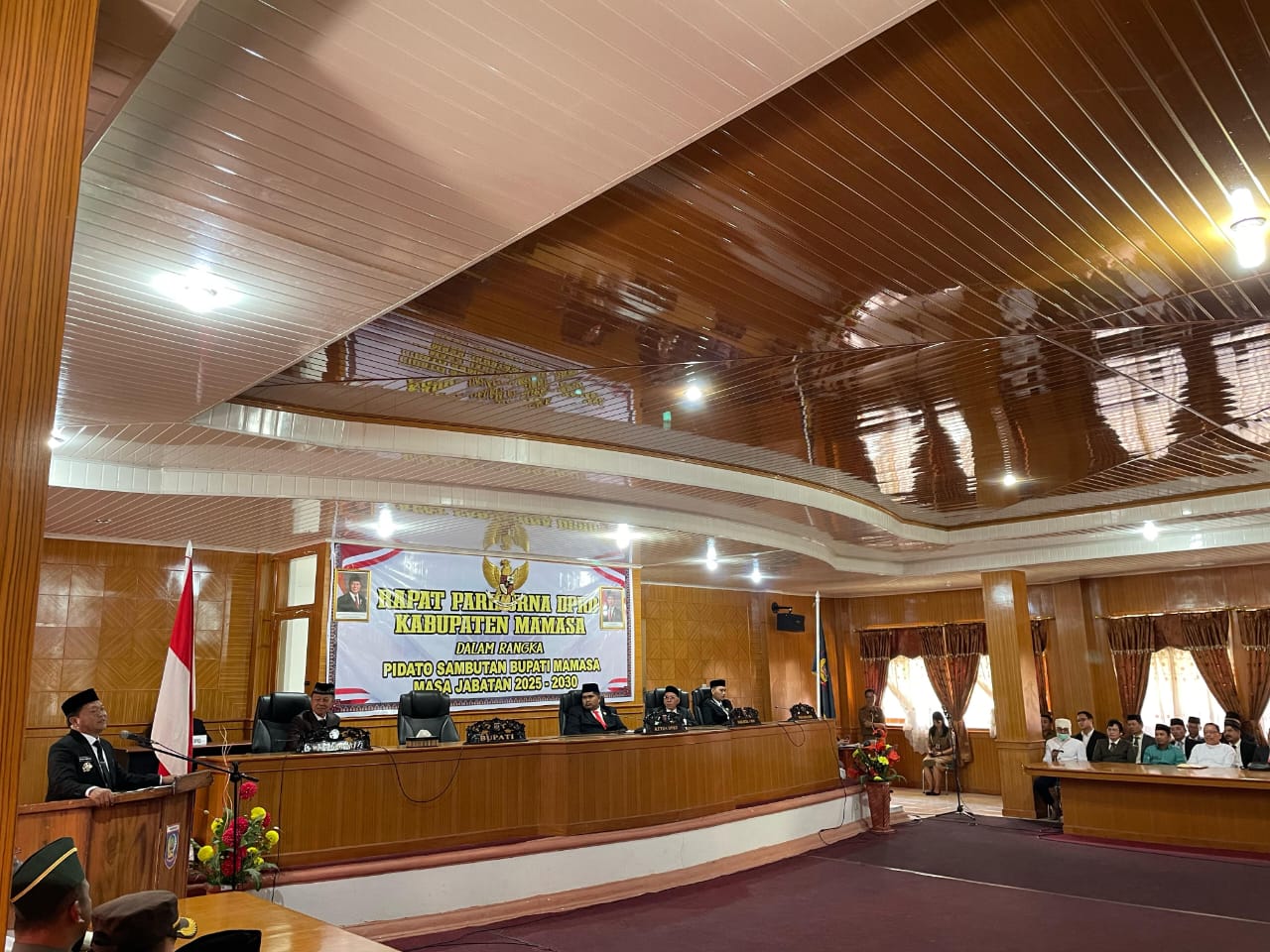 Bupati Mamasa Welem Sambolangi, Saat Berpidato Dalam Rapat Paripurna DPRD Kabupaten Mamasa