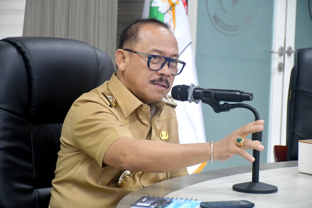 Gubernur Sulbar, Suhardi Duka Pimpin Rapat Untuk Pembangunan Sekolah Rakyat