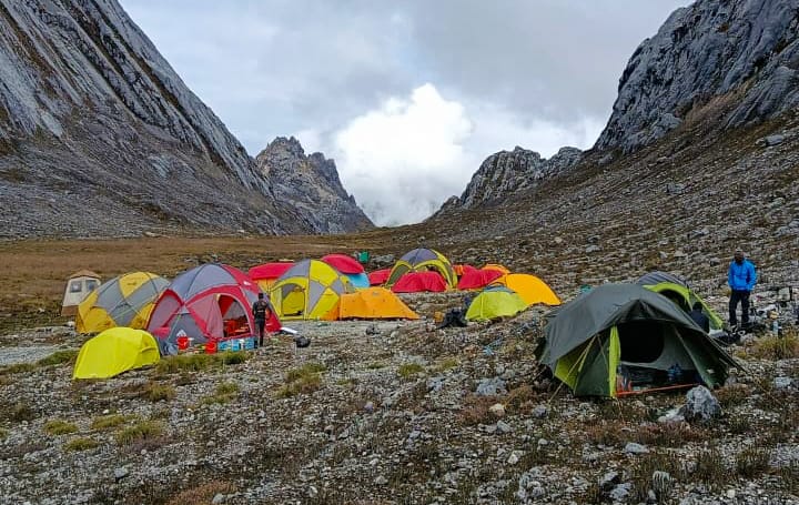 Pendakian Puncak Cartenz