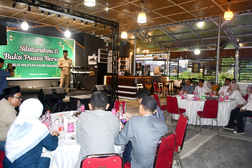 Plh Sekprov Sulbar Hadiri Buka Puasa Bersama KAHMI