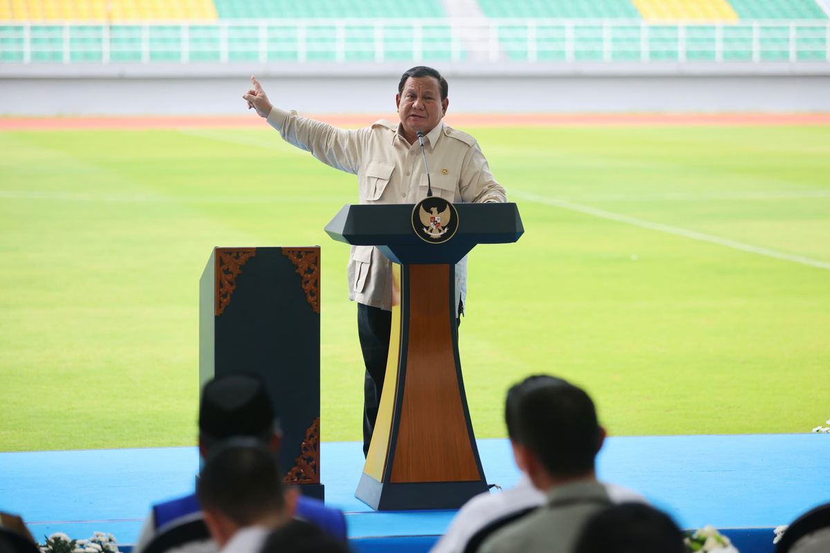 Presiden Prabowo Subianto Saat Memberi Sambutan Dalam Acara Peresmian 17 Stadion Berstandar Internasional