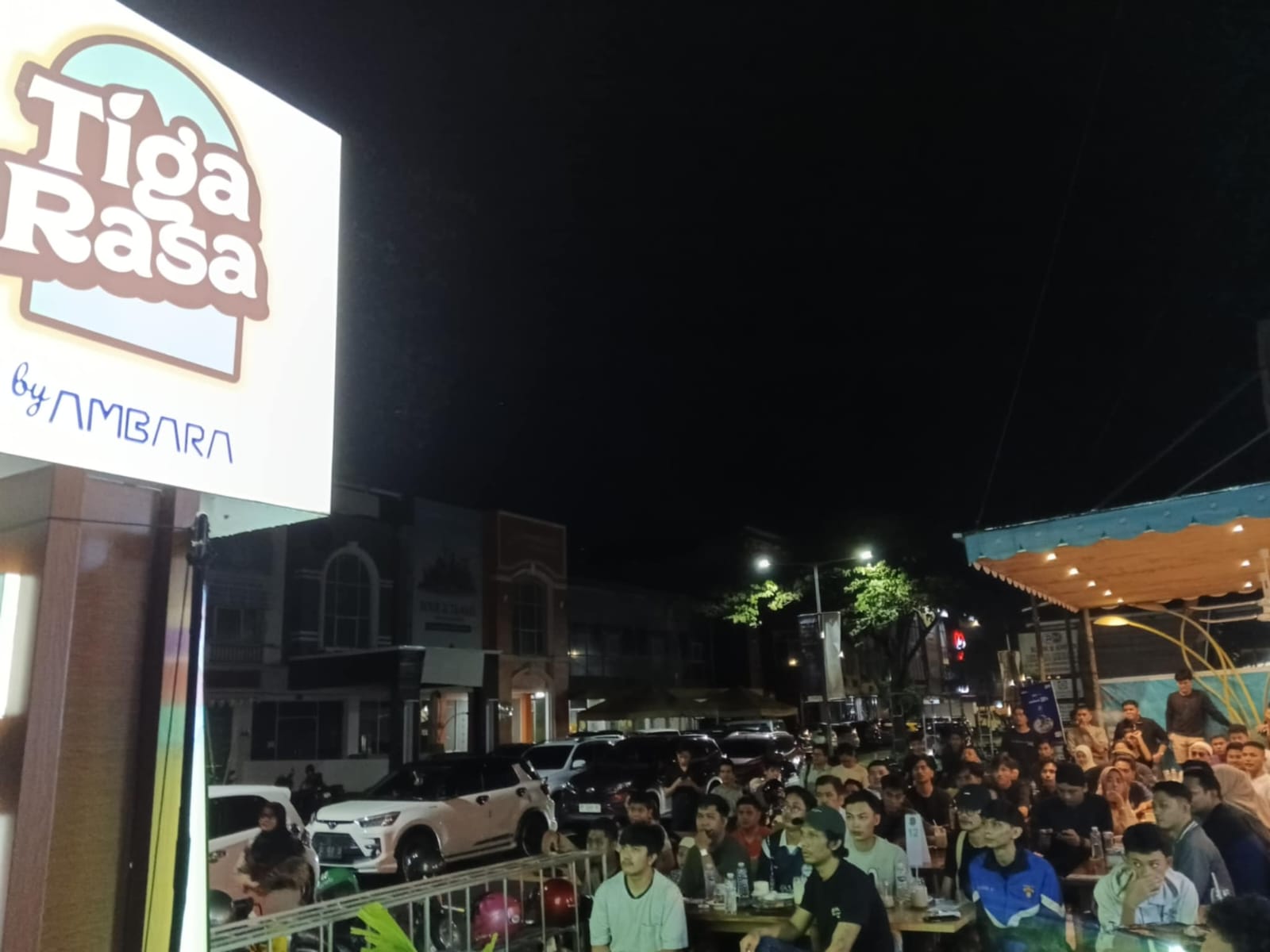 Cafe & Resto Tiga Rasa Byambara, Tempat Favorit Nobar Bagi Pecinta Bola di Gowa