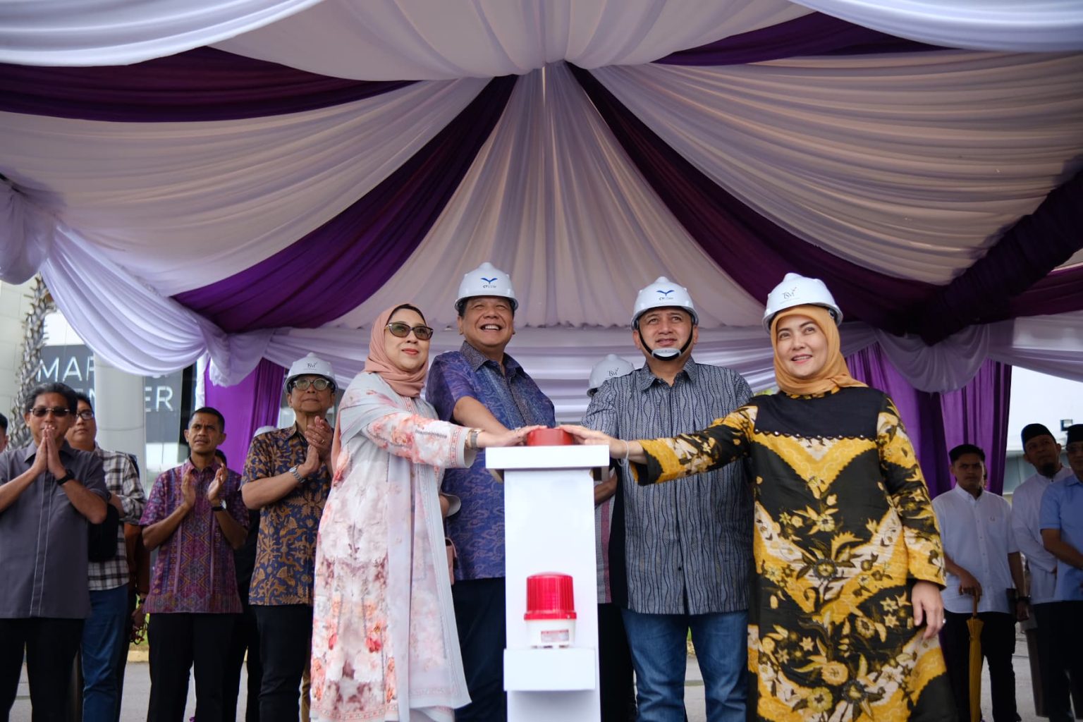 Appi-Aliyah Dampingi Chairul Tanjung Resmikan Pembangunan Masjid Agung TSM