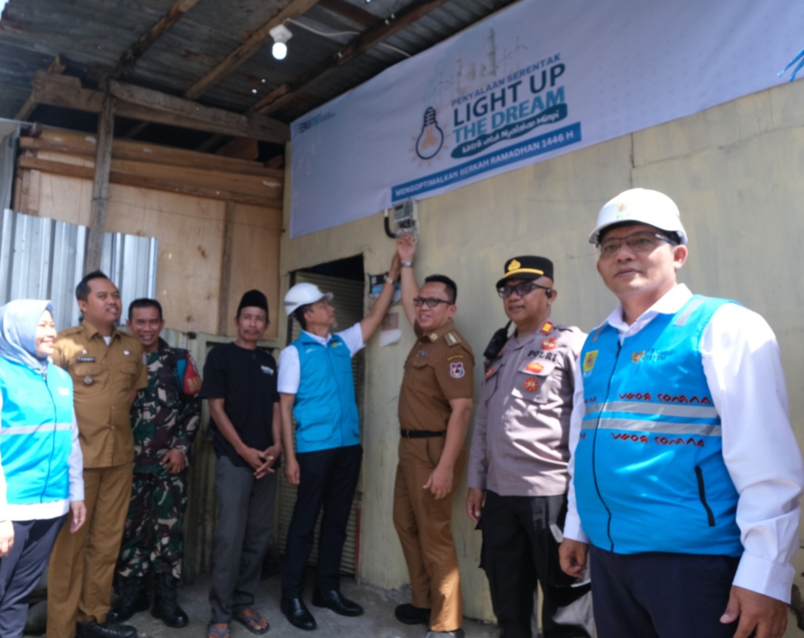 Light Up The Dream PLN Terangi 295 Warga Sulselrabar