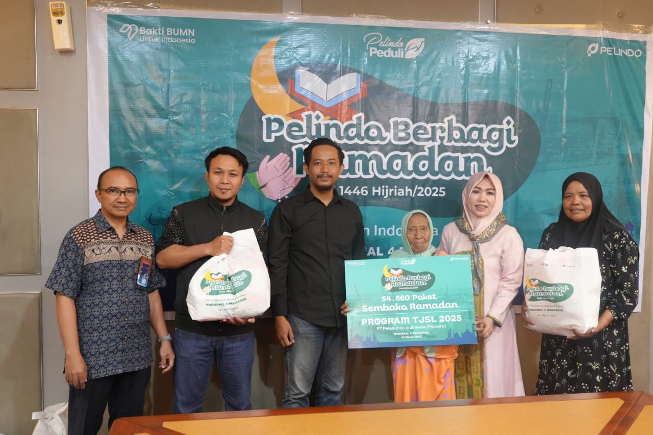Pelindo Regional 4 Salurkan 553 Paket Bantuan Sembako di Makassar