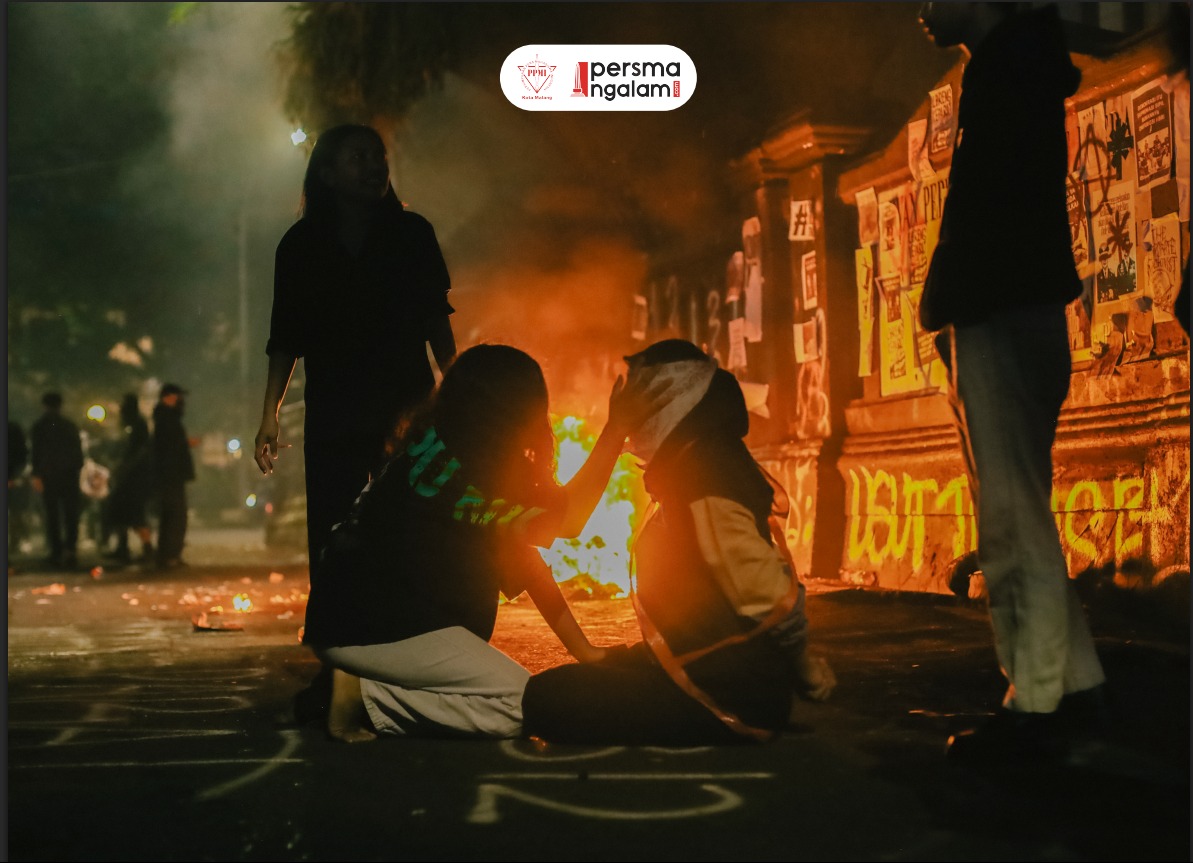 Awak Pers Mahasiswa Diseret dan Dipukul Aparat Saat Meliput Aksi. (Foto: PPMI DK Malang)