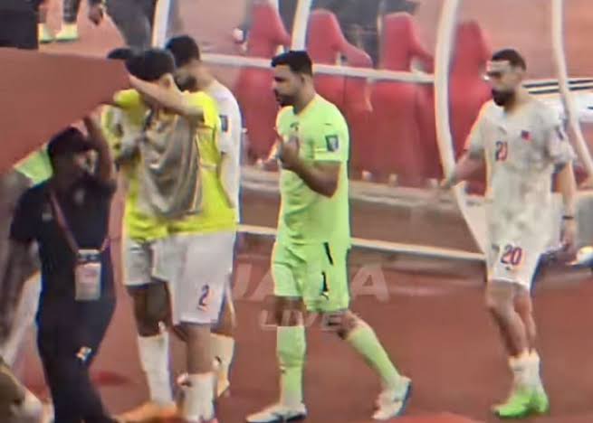 Kiper Bahrain Viral Usai Acungkan Jari Tengah ke Penonton