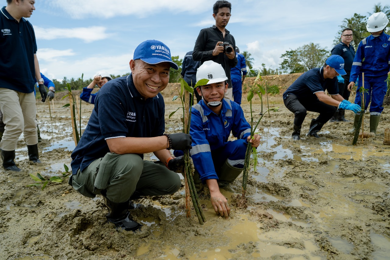 Yamaha Motor Group Kembali Tanam Ratusan Ribu Mangrove di Indonesia