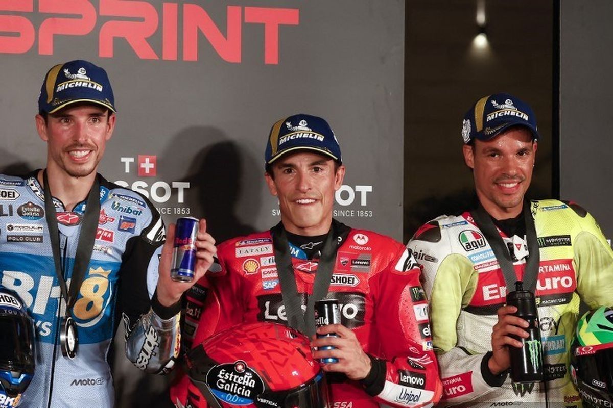 Alex Marquez (Kiri) Marc Marquez (Tengah) dan Franco Morbidelli Setelah Sprint Race MotoGP Qatar 2025