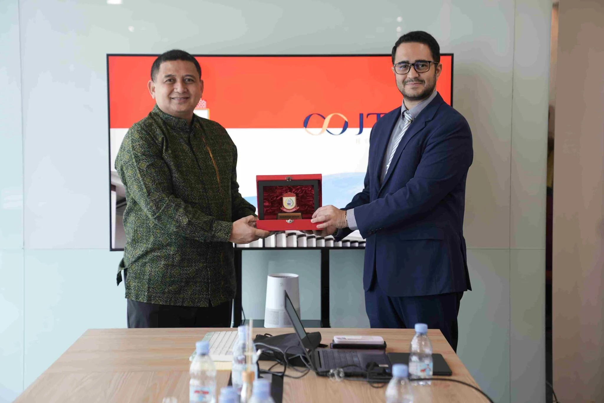 Bertemu Investor Qatar, Wali Kota Munafri Bahas Rencana Pembangunan Stadion