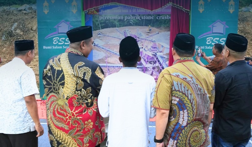 Bupati Maros Resmikan Pabrik Stone Crusher di Tanralili