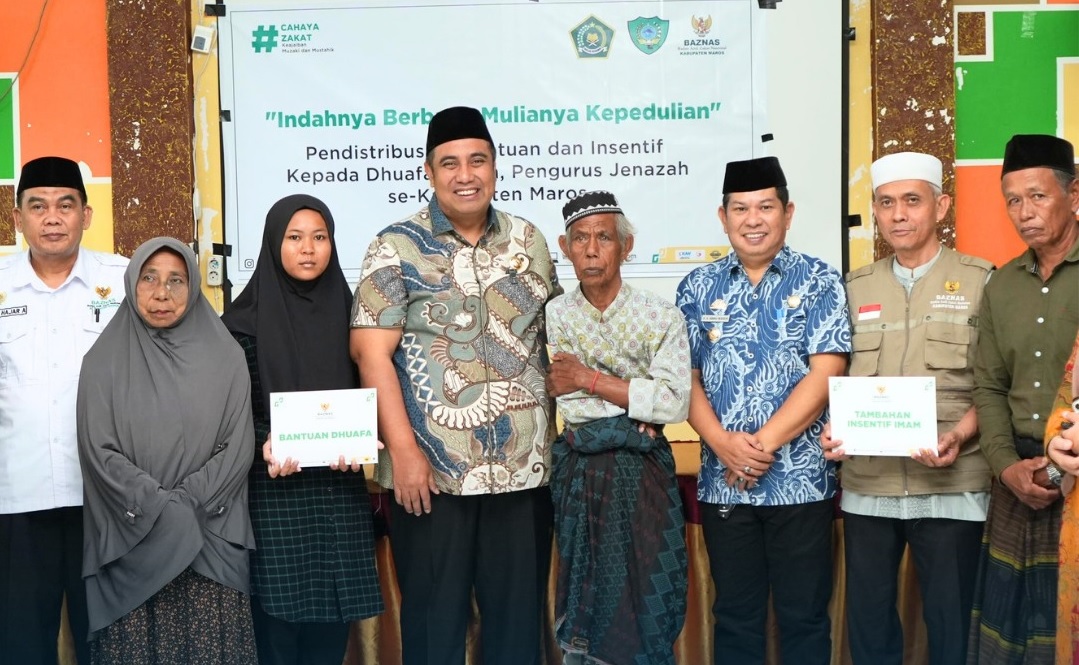 Bupati Maros Serahkan Bantuan BAZNAS untuk Dhuafa, Imam Masjid, dan Pengurus Jenazah