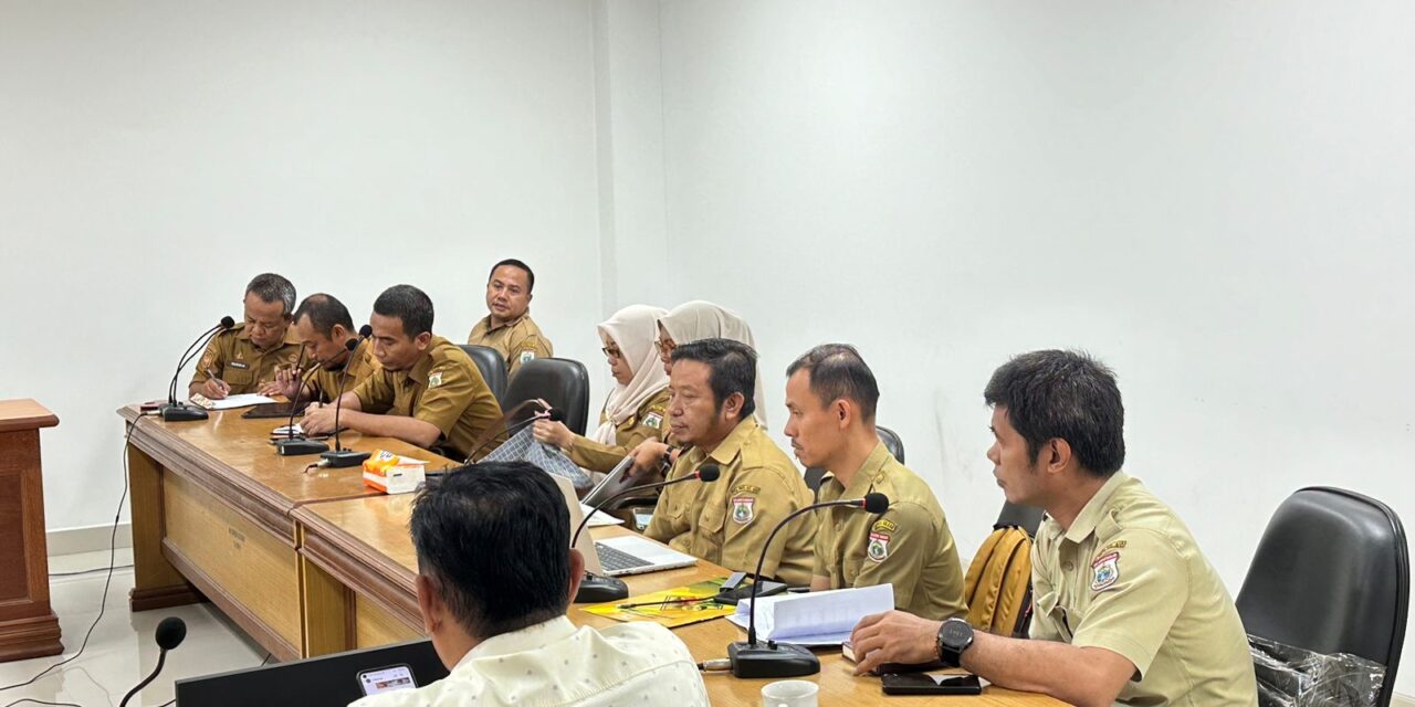 Foto Raker Komisi 2 bersama OPD Mitra Kerja Monev Pelaksanaan APBD 2024 dan Rencana Kegiatan 2025 13 Jan 2025 2 1280x640 (1)