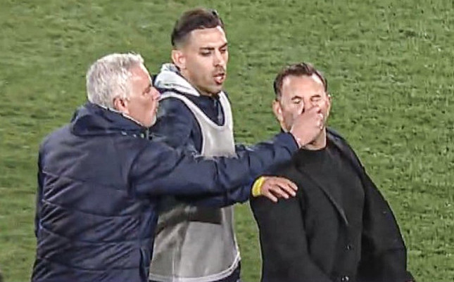 Jose Mourinho Remas Hidung Pelatih Galatasaray, Okan Buruk