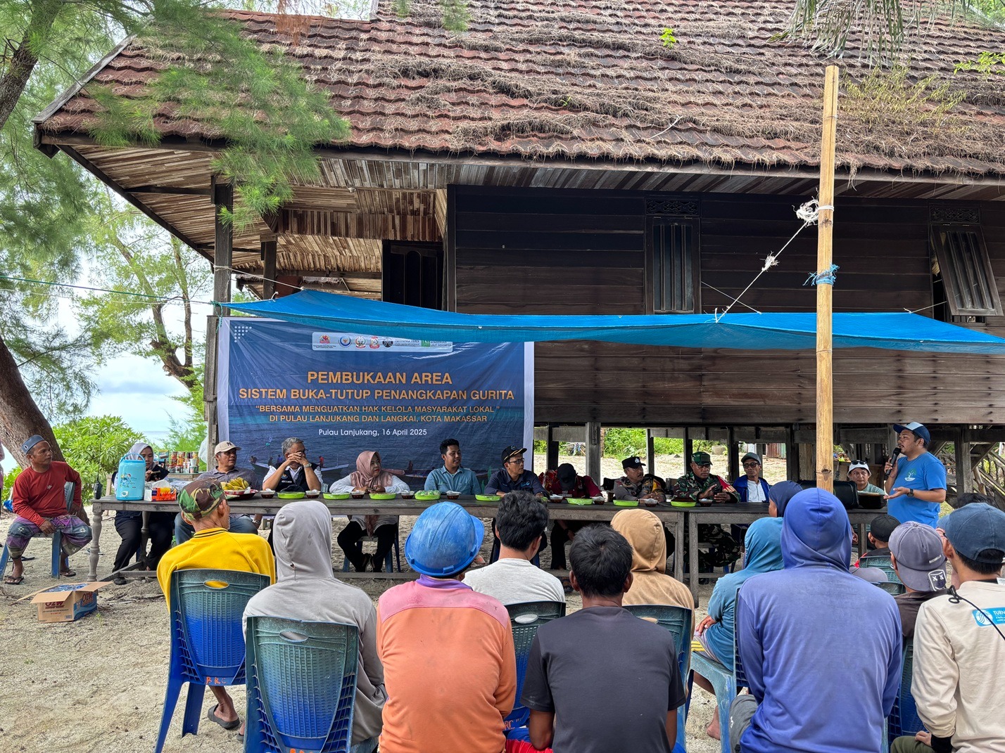 Pembukaan Area Sistem Buka-Tutup Penangkapan Gurita Bersama Menguatkan Hak Kelola Masyarakat Lokal di Pulau Lajukang dan Langkai Kota Makassar