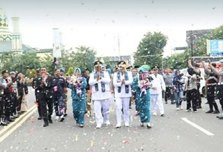 Sambutan Meriah Warnai Kedatangan Bupati dan Wakil Bupati Maros