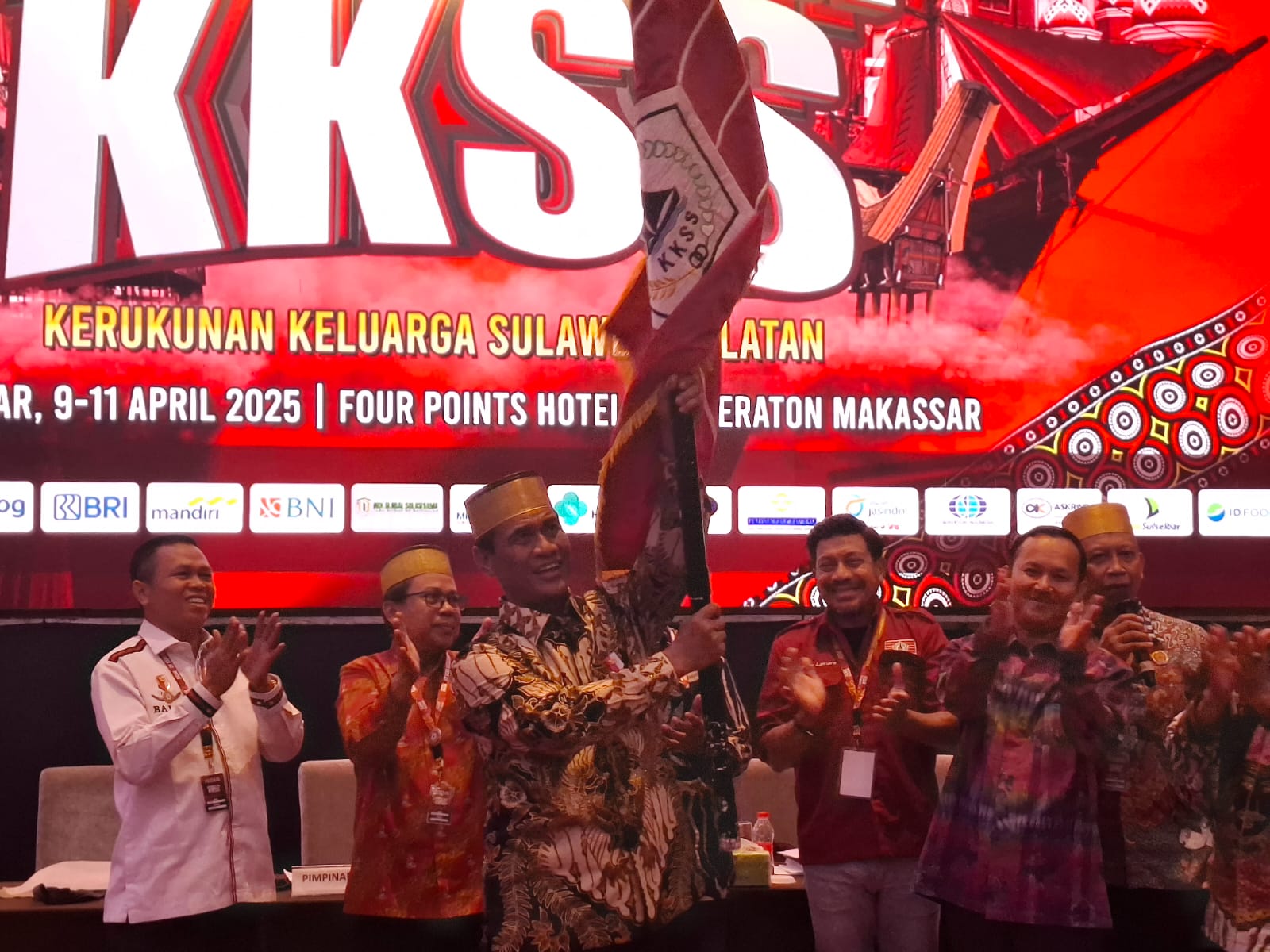 Terpilih Ketua KKSS Andi Amran Sulaiman Launching Sekolah Unggulan KKSS