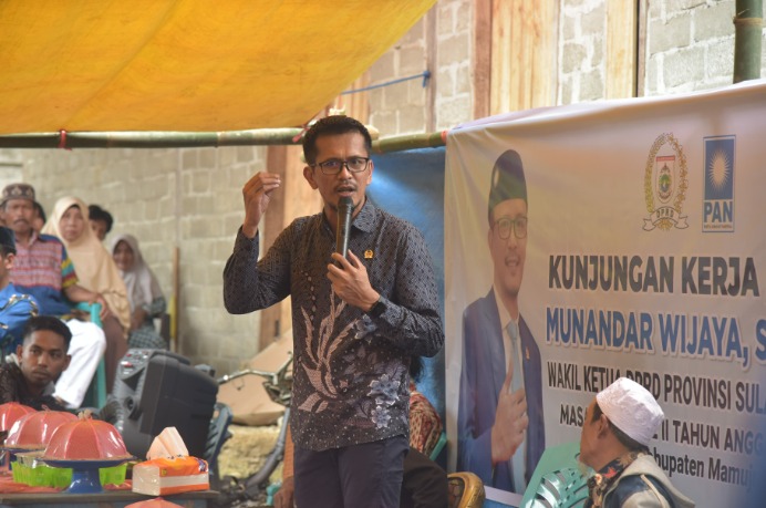Wakil Ketua DPRD Sulbar, Munandar Wijaya Saat Melaksanakan Kunjungan Reses Untuk Serap Aspirasi Masyarakat Untuk Sukseskan Program Pangan Nasional