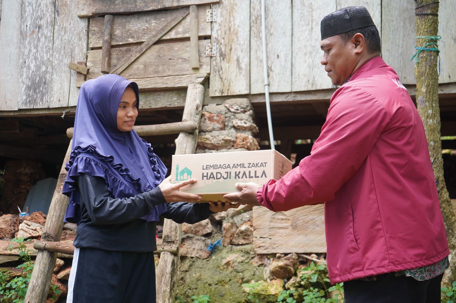 LAZ Hadji Kalla Bagikan Paket Sembako ke 60 Kabupaten dan Kota