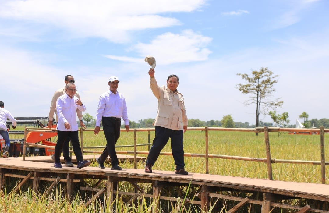 Presiden Prabowo Apresiasi Kinerja Mentan Amran: Kalau Saya Cari, Selalu Ada di Sawah