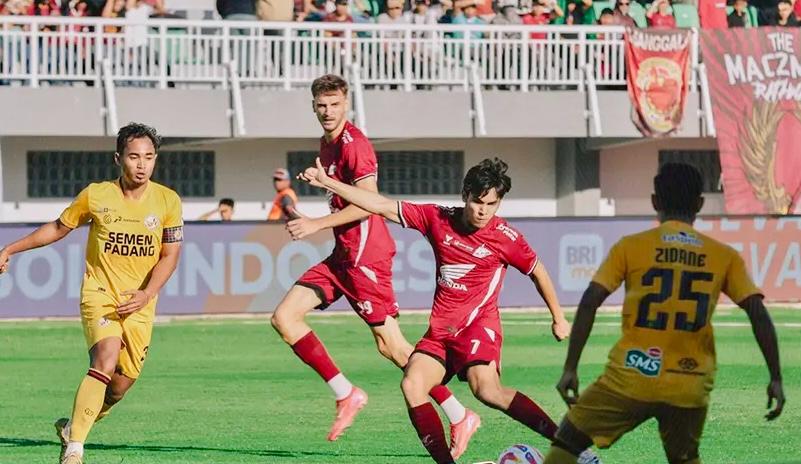 PSM Makassar Unggul 1-0 atas Semen Padang di Babak Pertama