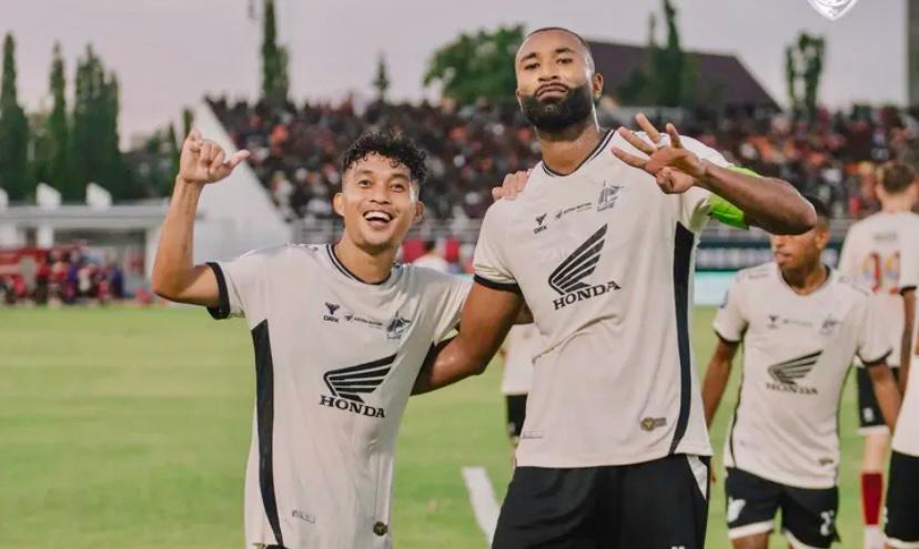 Penalti Yuran Fernandez Selamatkan PSM dari Kekalahan Atas Borneo FC