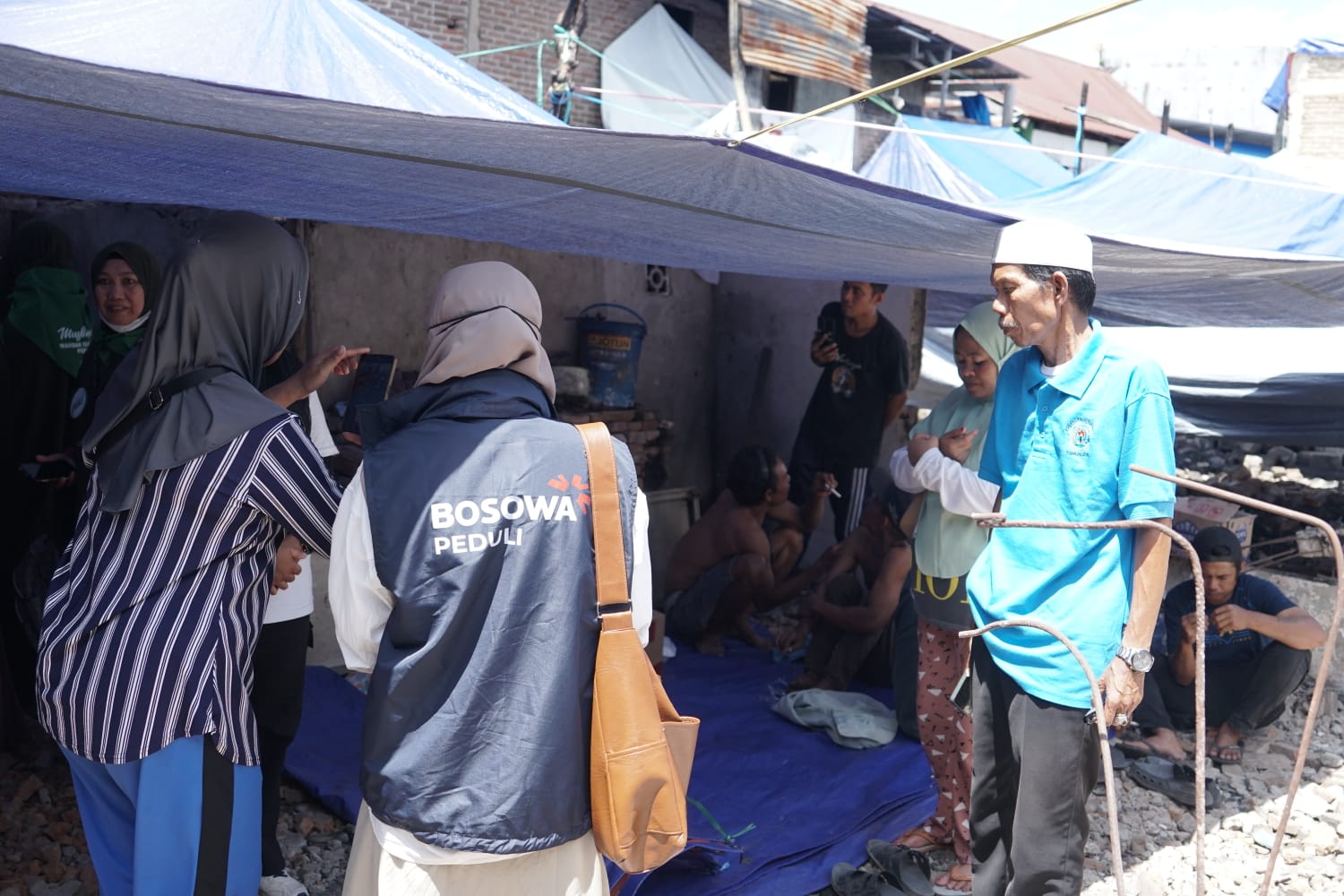 Bosowa Peduli Salurkan Bantuan untuk Korban Kebakaran di Balang Baru