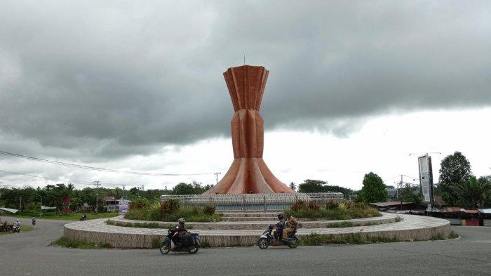 Tugu merah Kota Sorong Papua Barat. (Ist)