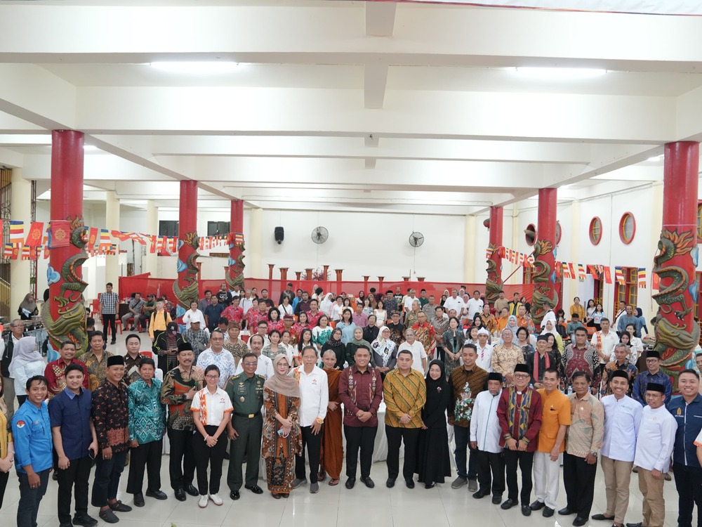 Pemprov Sulsel Tekankan Toleransi dan Peran Agama dalam Pembangunan Bangsa di Perayaan Waisak 2569 BE