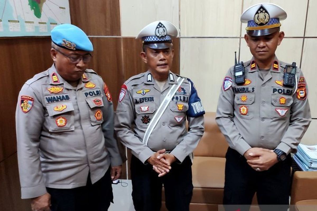 Bripka AE Saat Menyampaikan Klarifikasi Sekaligus Permintaan Maaf Terkait Video Viral Diduga Meminta Uang Saat Menilang Pelanggar