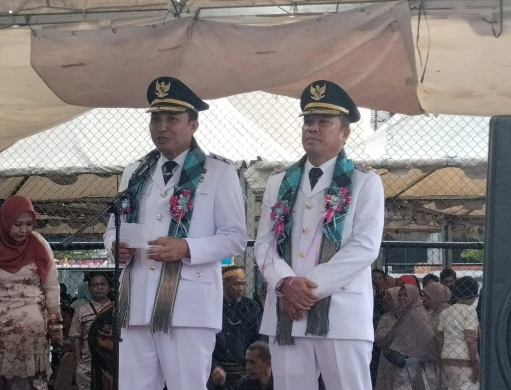 Bupati Luwu Utara Andi Abdullah Rahim dan Wakil Bupati Luwu Utara Jumail Mappile