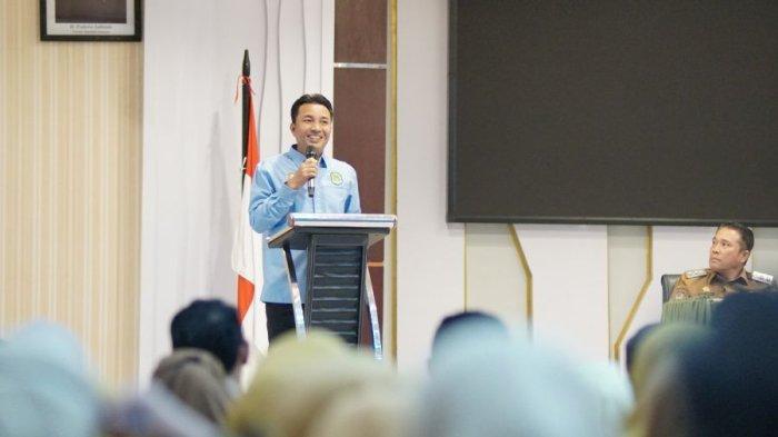 Bupati Luwu Utara Saat Memberikan Arahan Dalam Rapat Koordinasi Lingkup Pemkab Luwu Utara