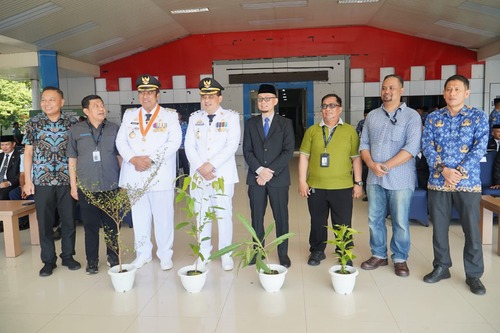 Bupati dan Wakil Bupati Maros Saat Menghadiri Upacara Peringatan Hari Otonomi Daerah (Otoda) ke-29 Tahun 2025
