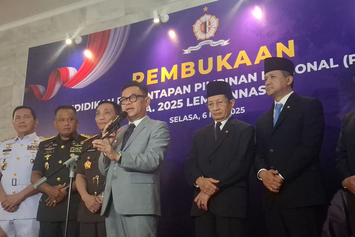 Gubernur Lembaga Ketahanan Pangan Nasional (Lemhanas) Ace Hasan Syadzily Saat Jumpa Pers