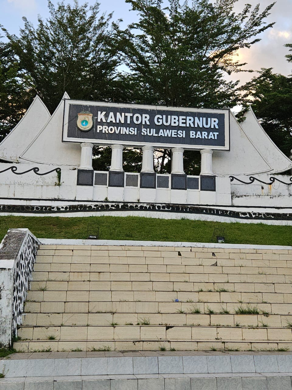 Kantor Gubernur Provinsi Sulawesi Barat