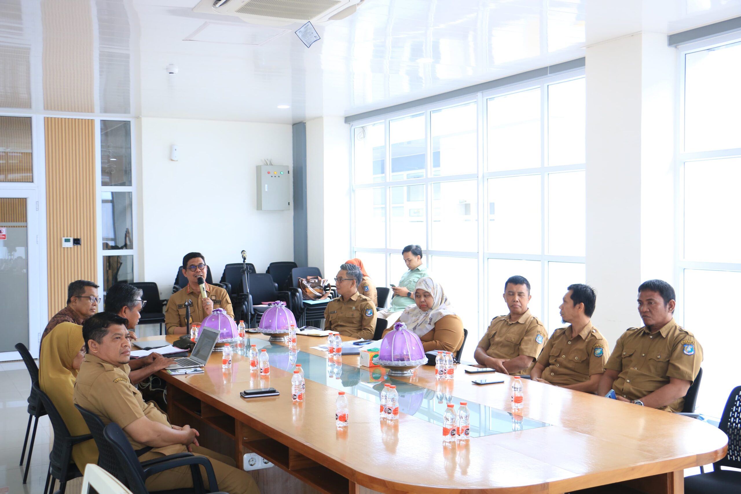 Pemkab Bulukumba Melalui Dinas Koperasi UKM dan Tenaga Kerja Gelar Sosialisasi Kepada Kepala Desa dan Lurah Se-Kabupaten Bulukumba Mengenai Pembentukan Koperasi Desa Merah Putih yang Dibuka Oleh Wakil Bupati Andi Edy Manaf
