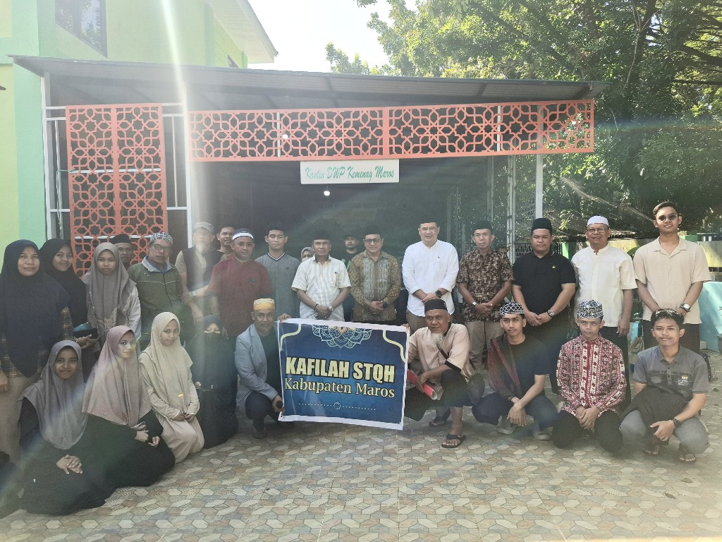 Wakil Bupati Maros Bersama Kepala Kantor Kementerian Agama (Kakankemenah) dan Kafilah STQH Kabupaten Maros