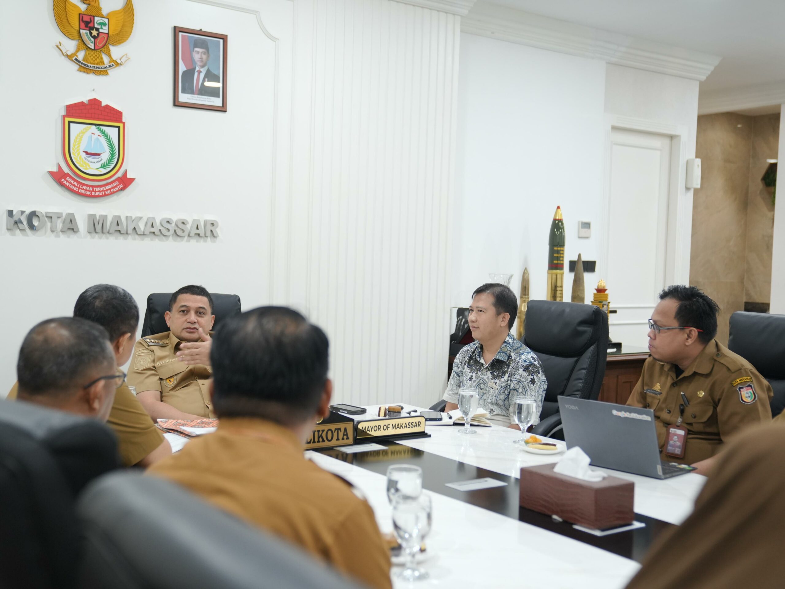 Wali Kota Makassar Munafri Arifuddin Saat Menerima M. Edward Ranggong (Education Specialist Sulawesi Selatan Barat dan Tenggara)
