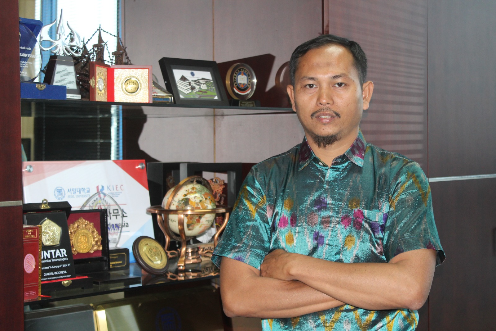 Direktur Utama PT. Centrum Business Consulting, Firman M