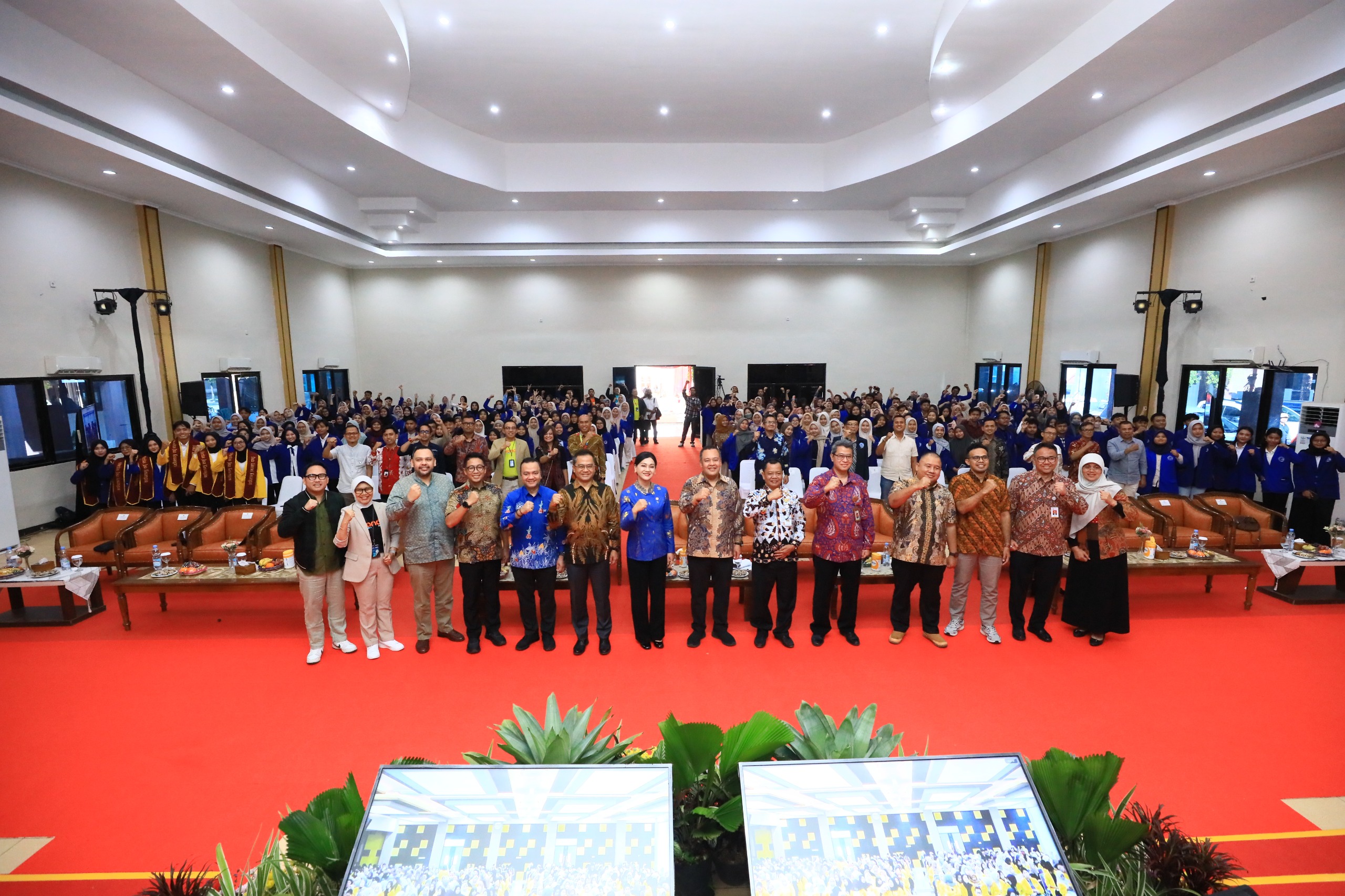 OJK Luncurkan Bulan Literasi Keuangan 2025, Gencarkan Edukasi Finansial untuk Generasi Muda