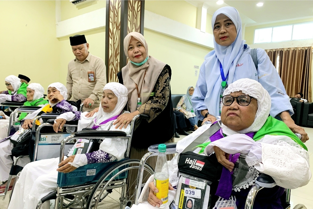 Kloter 10 Embarkasi Makassar Terbang ke Madinah, 393 Jemaah Haji Sulbar Diberangkatkan