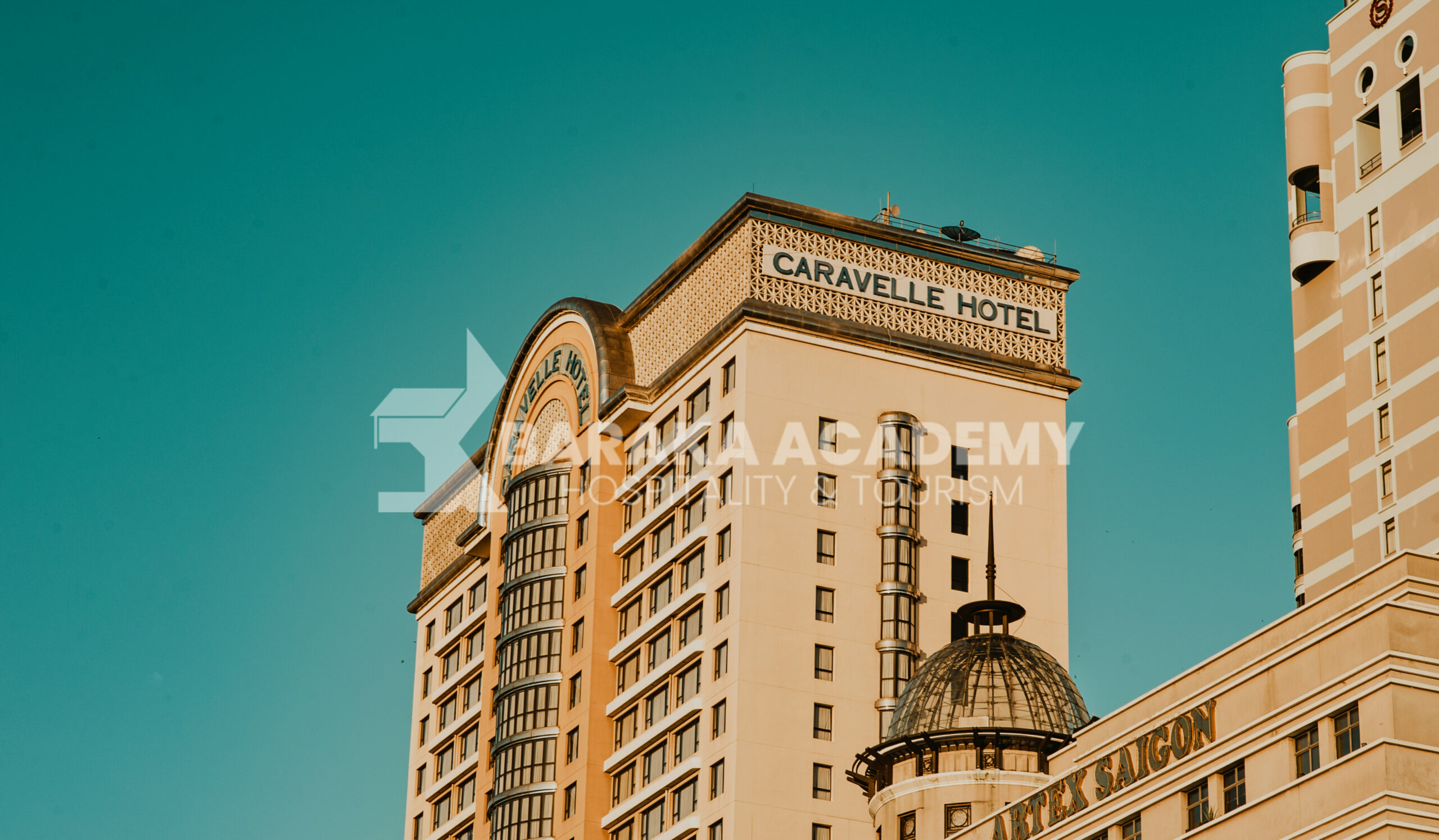 Ingin Kerja di Hotel Luar Negeri? Ini 7 Skill Dasar Hospitality yang Dicari Employer