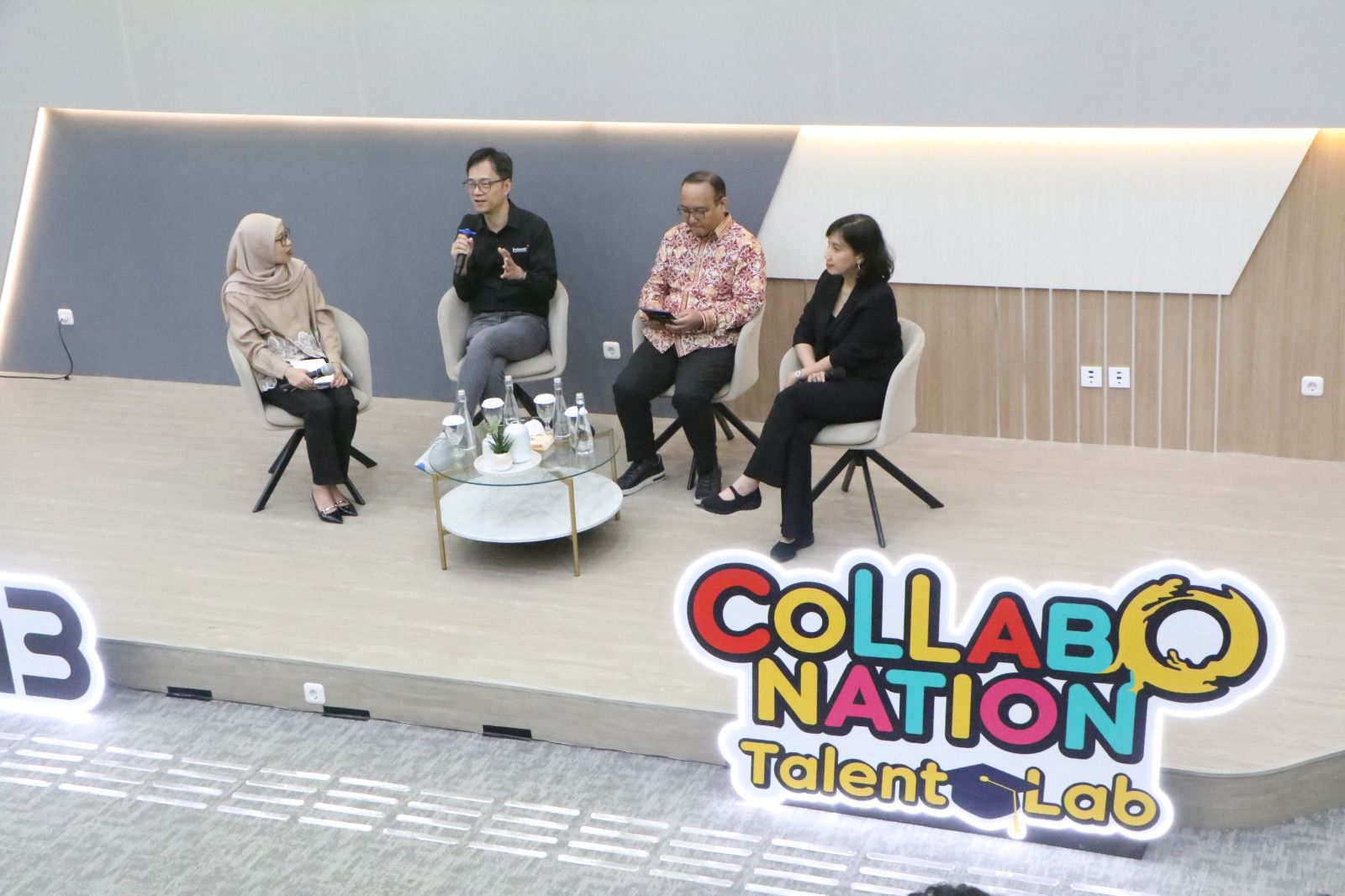 Gandeng Unhas, Indosat Gelar Pelatihan Keterampilan Mahasiswa Hadapi Era AI