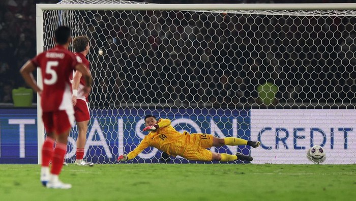 Gol Penalti Ole Romeny Ke Gawang China
